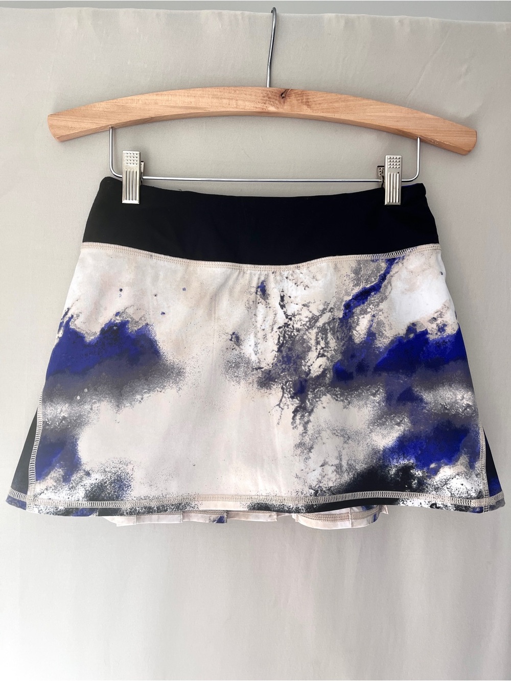 Lululemon Pace Setter Milky Way Multi Print Size 2 Pleated Running Tennis Skirt